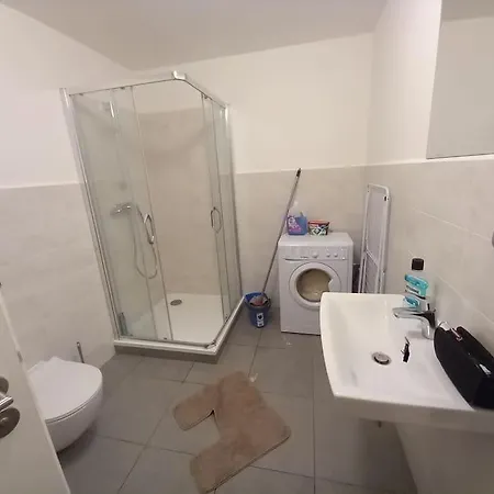 Luxury Studio With Nice Balcony In New House * Κλάντνο