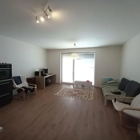 Luxury Studio With Nice Balcony In New House Κλάντνο